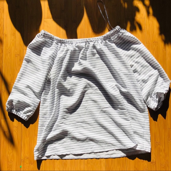 Striped Off The Shoulders Blouse - Picture 4 of 5